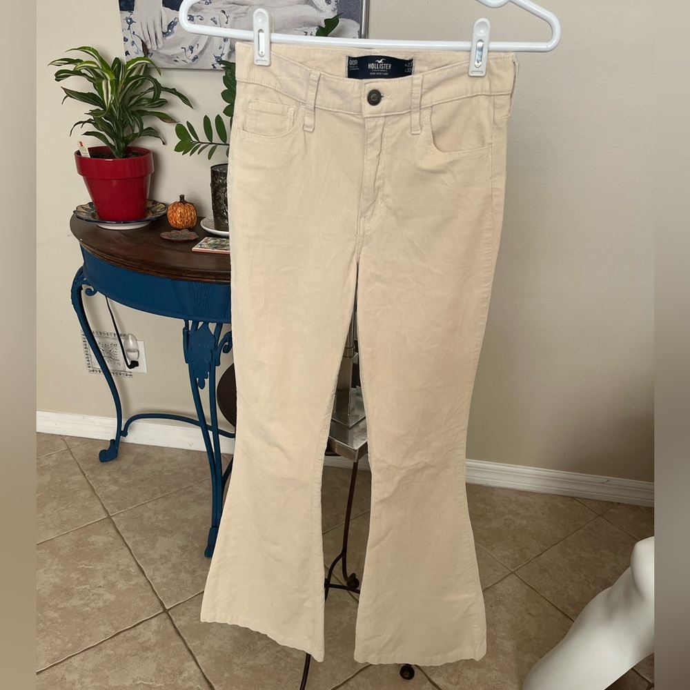Hollister High Rise Flare Corduroy Pants - Cream - 00 - 23 / 32